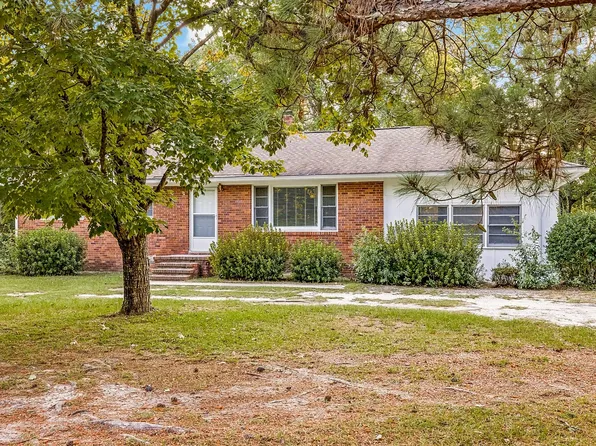 3523 Rosehill Rd, Fayetteville, NC 28311
