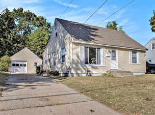 1511 37th St SW, Wyoming, MI 49509