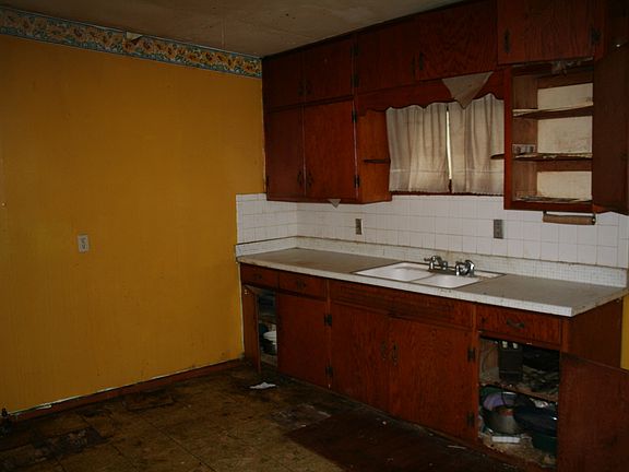 2nd image of 3158 Longwood Ave