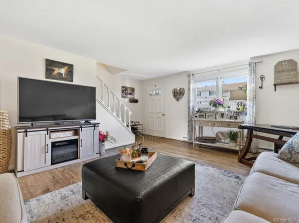 80 Wellswood Road #7, Hebron, CT 06231