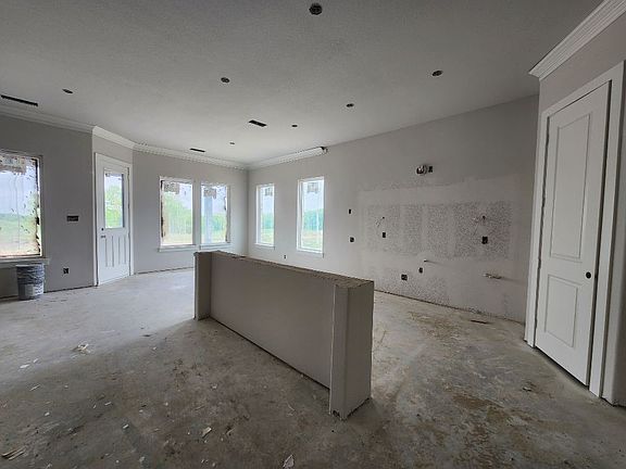 5th image of 2332 Gypsum St