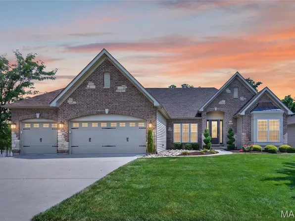 2701 Brook Hill Lane St, Saint Charles, MO 63303