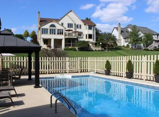 681 Southbluff Dr, Westerville, OH 43081