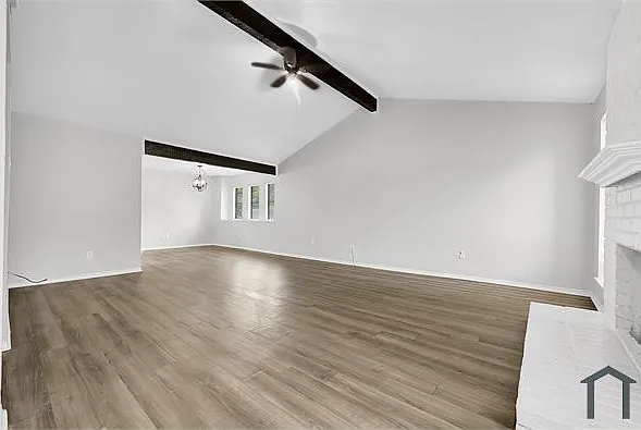 4 bed, 1635 sqft, $2,100 — Photo 2