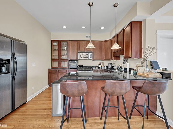 3rd image of 1520 W Birchwood Ave #3