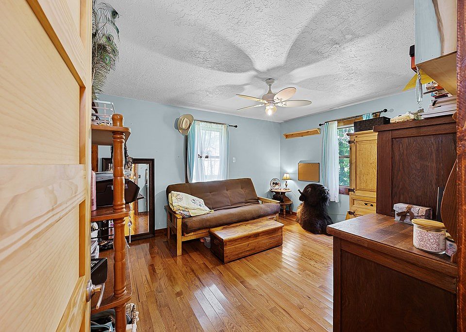 13th image of this home