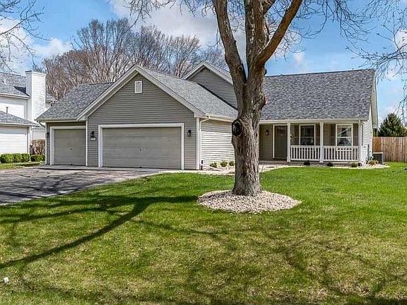 2nd image of 8311 Woodbridge Ln