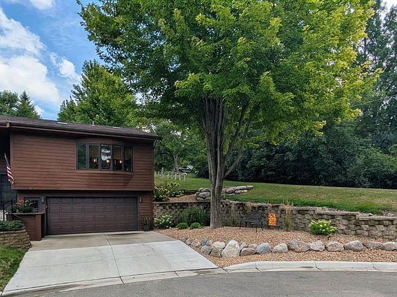 2nd image of 1202 Oak Dr
