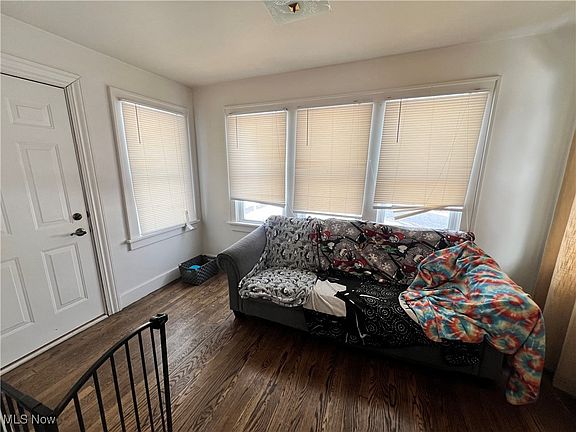 3rd image of 414 Buena Vista Blvd