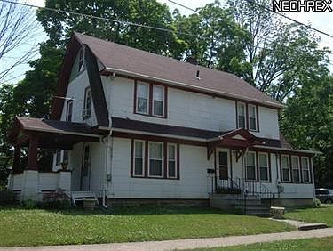 1st image of 139 E Lorain St