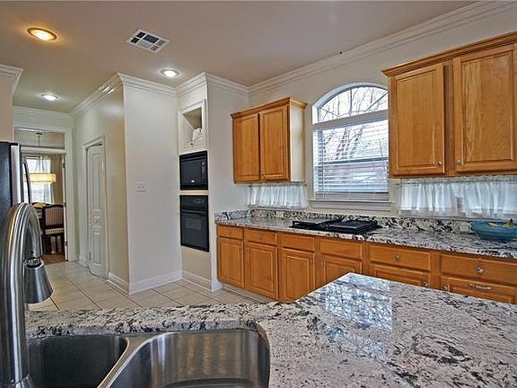 3rd image of 220 Cypress Bayou Ln