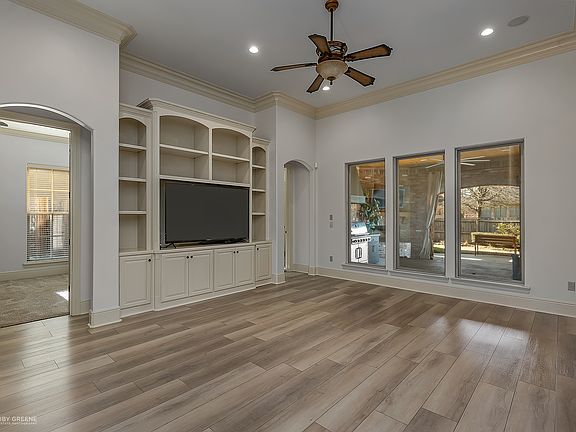 3rd image of 322 Paris Pl
