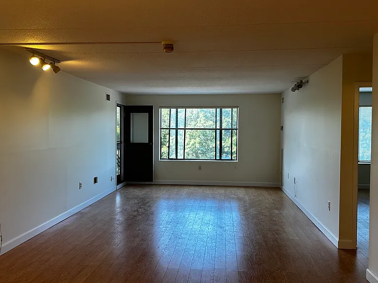 1550 Worcester Rd #526 — Photo 48