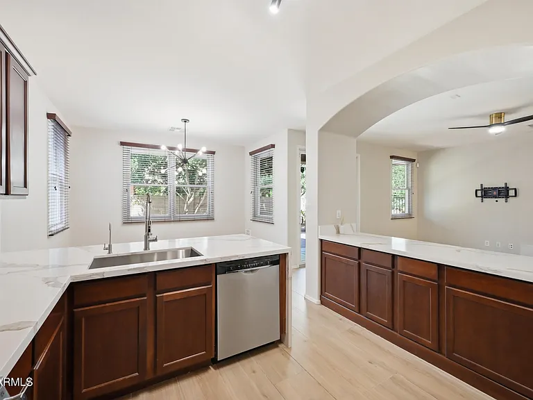 2250 E Wayland Dr — Photo 9