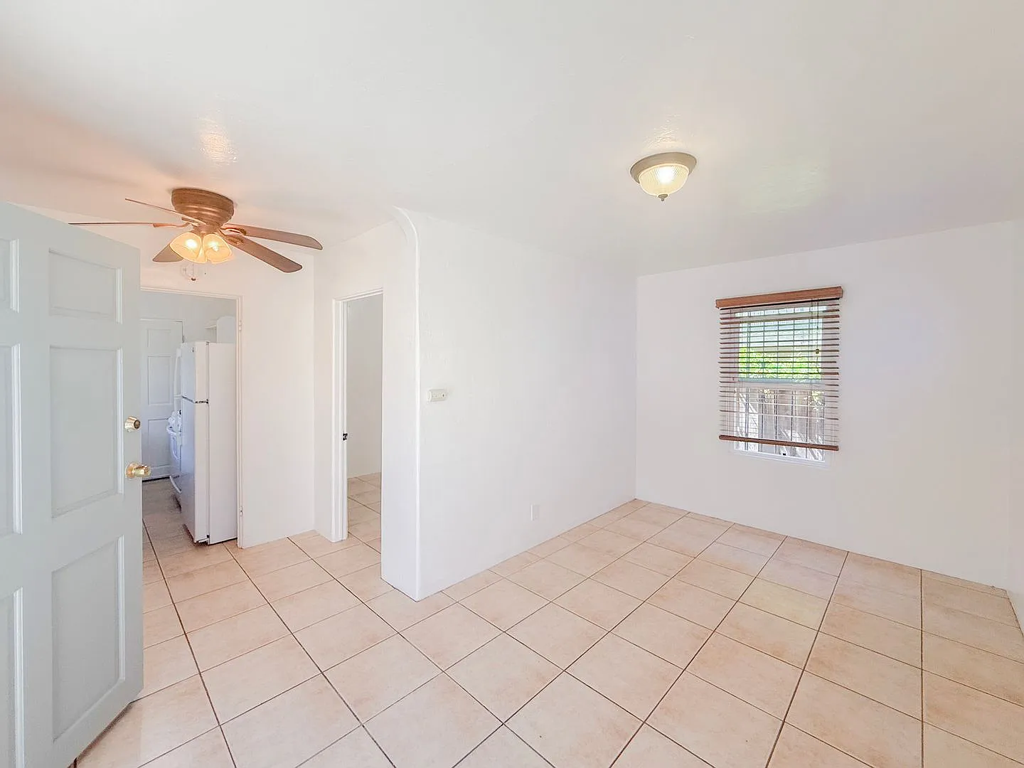 1 Bedroom / 1 Bath Cottage W/ Parking space in Normal Heights — Photo 4