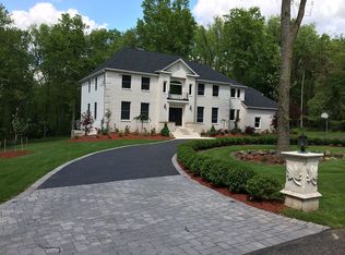 1 Canterbury Rd, Norwood, NJ 07648