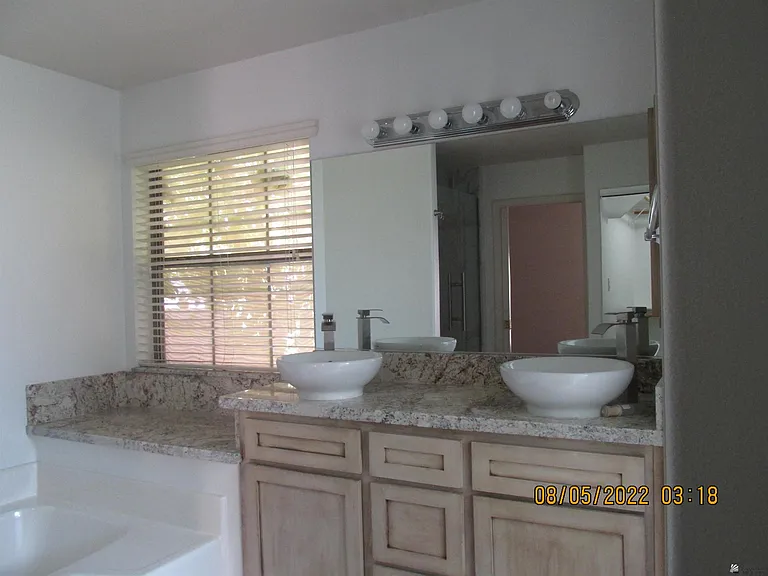 1874 S 37th Ave — Photo 9