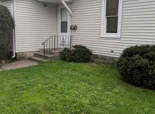 915 Fulton St, Aurora, IL 60505