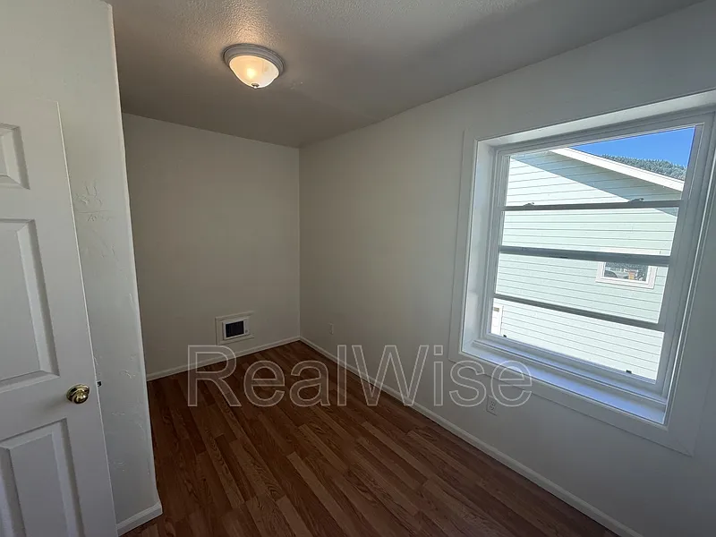 1 bed, 1.0 bath, $795 — Photo 4