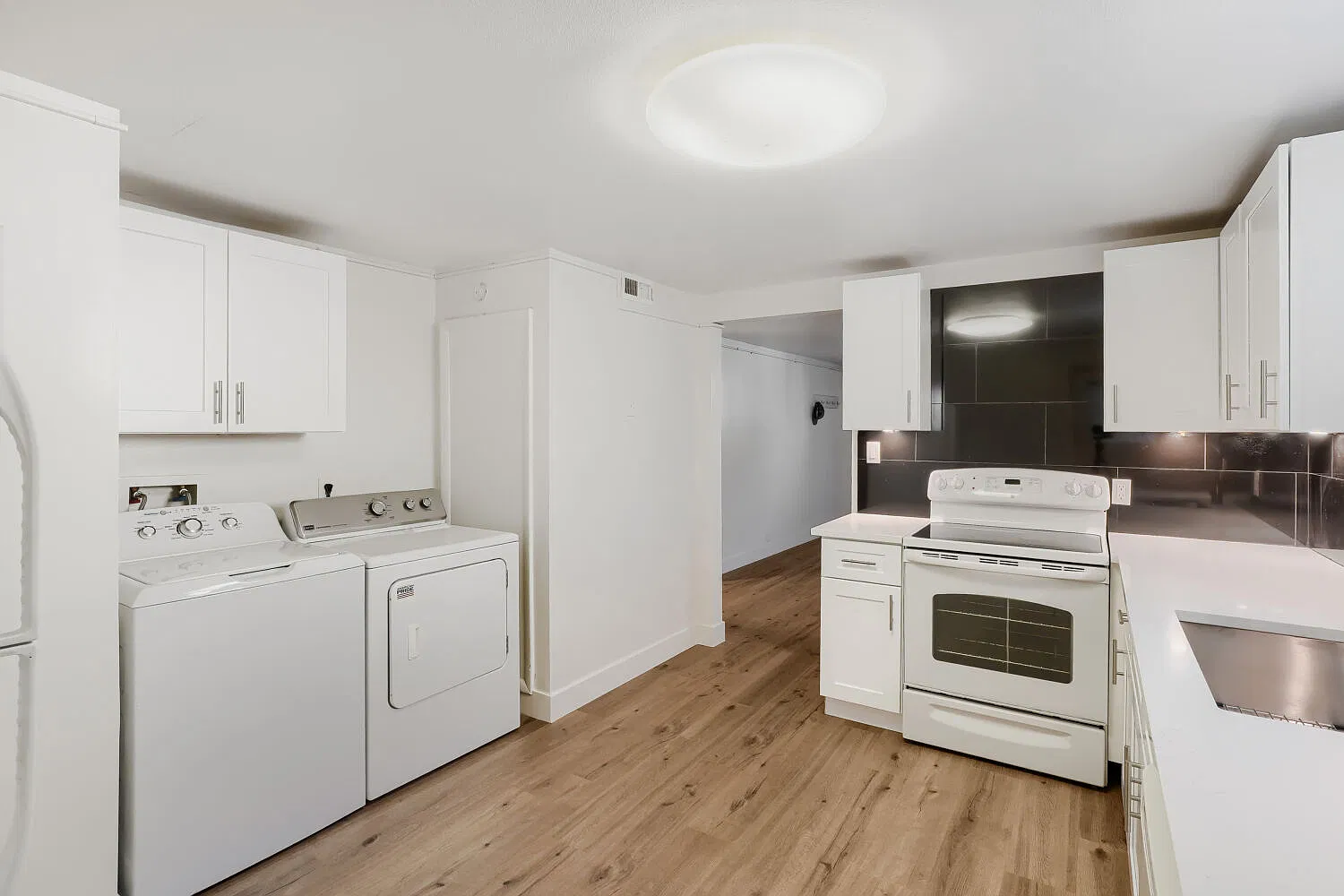 2 bed, 822 sqft, $1,450 — Photo 3