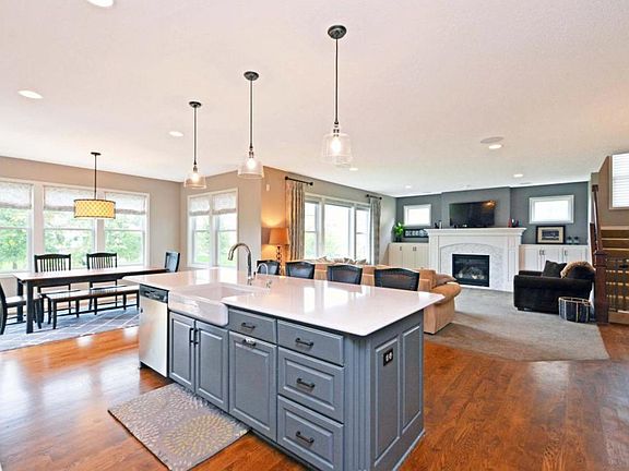 3rd image of 1628 Headwaters Ln