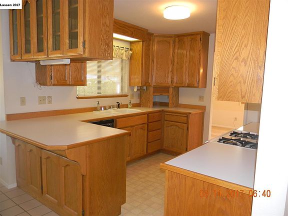 3rd image of 450 N Fairfield Ave
