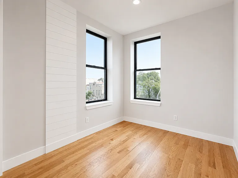 481 Evergreen Ave #2F — Photo 1