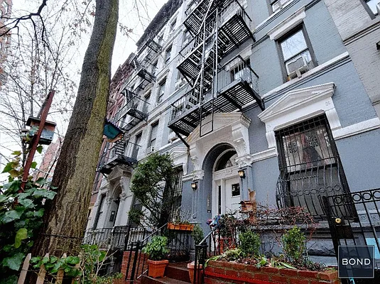 Rented by Bond New York | media 59