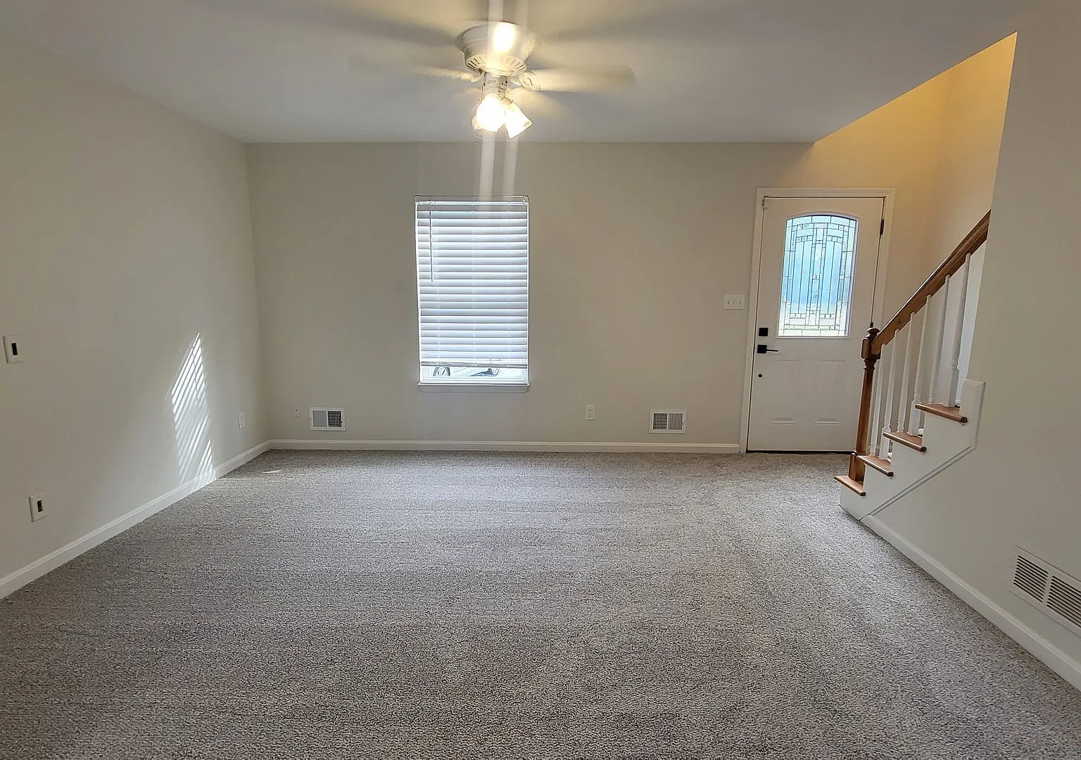 Stunning Open-Concept 3BR Home with Fenced Backyard & Off-Street Parking — Photo 3