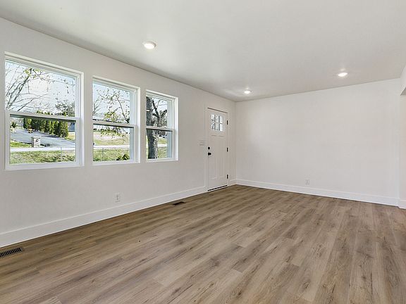 2nd image of 152 Cranwill Dr