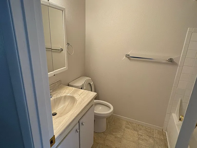 133 SW Normandy Rd #9 — Photo 6