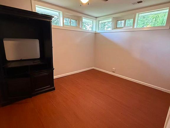 3rd image of 518 Davidson Dr