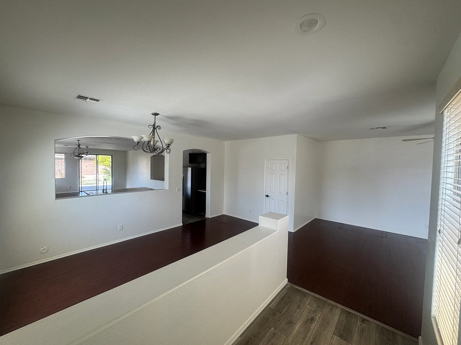 4 bed, 2368 sqft, $2,745 — Photo 4