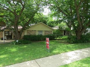 2518 Chevy Chase Dr, Irving, TX 75062