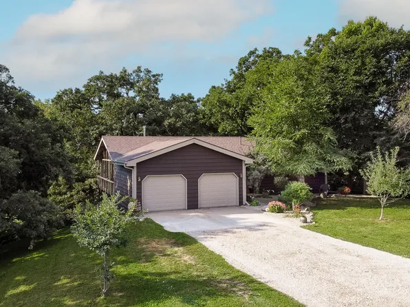 56020 300th St, Cambridge, IA 50046