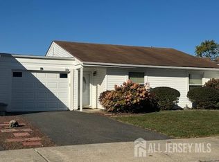 36 Haddon Rd #B, Monroe Township, NJ 08831