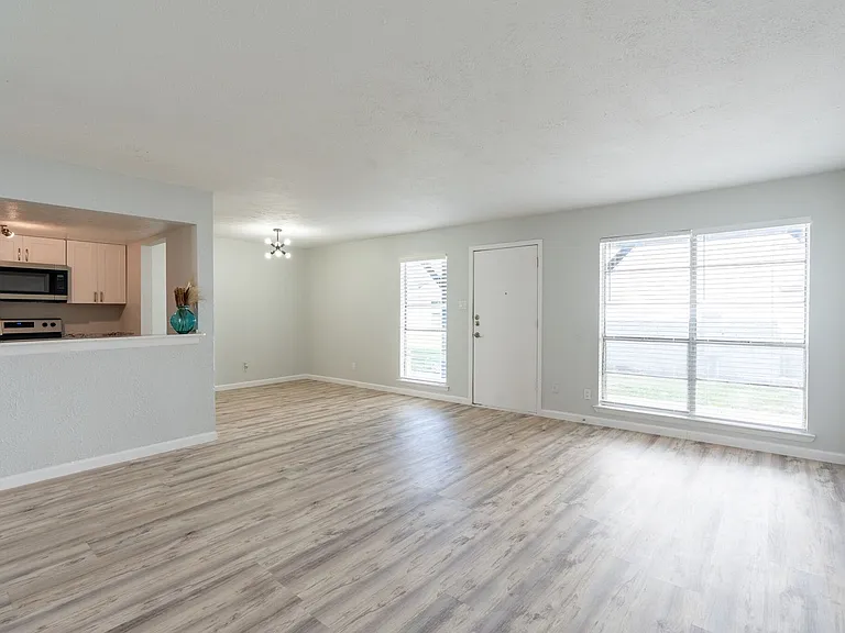 Sun Ridge Apartments — Photo 13