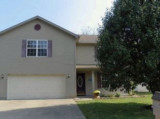 650 Canoe Creek Dr, Henderson, KY 42420