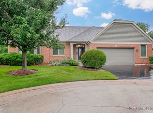 111 Course Dr, Lake In The Hills, IL 60156