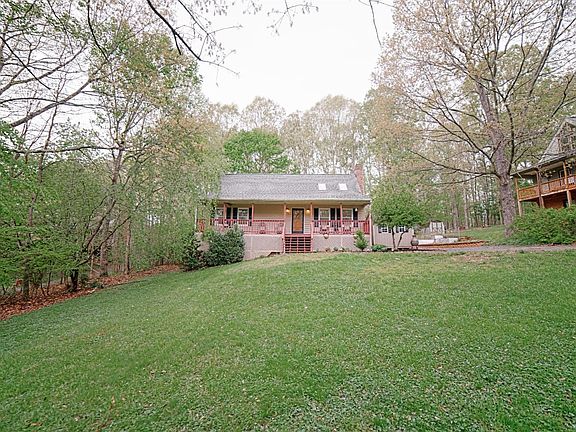 4th image of 95 Fox Crest Dr