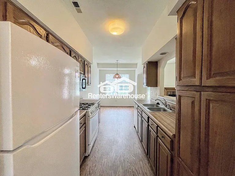 5623 Rivermill Cir — Photo 11