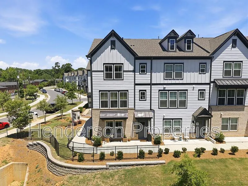3008 Oak Landing Dr