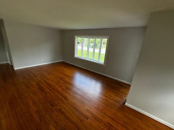 104 Woodpecker Rd, Egg Harbor Township, NJ 08234