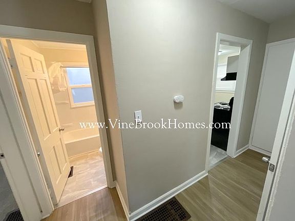4th image of 4515 Primrose Ave