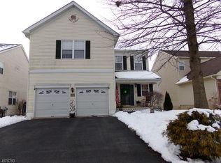 516 Madison Dr, Stewartsville, NJ