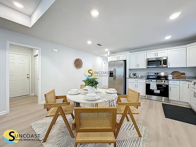 3902 Laurie St — Photo 9