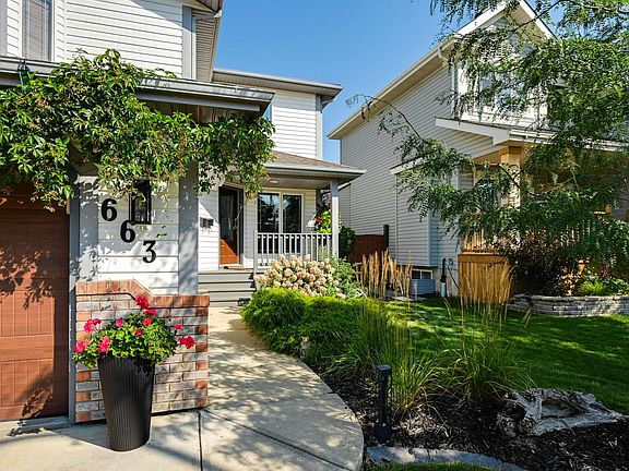 3rd image of 663 Meadowview Cres