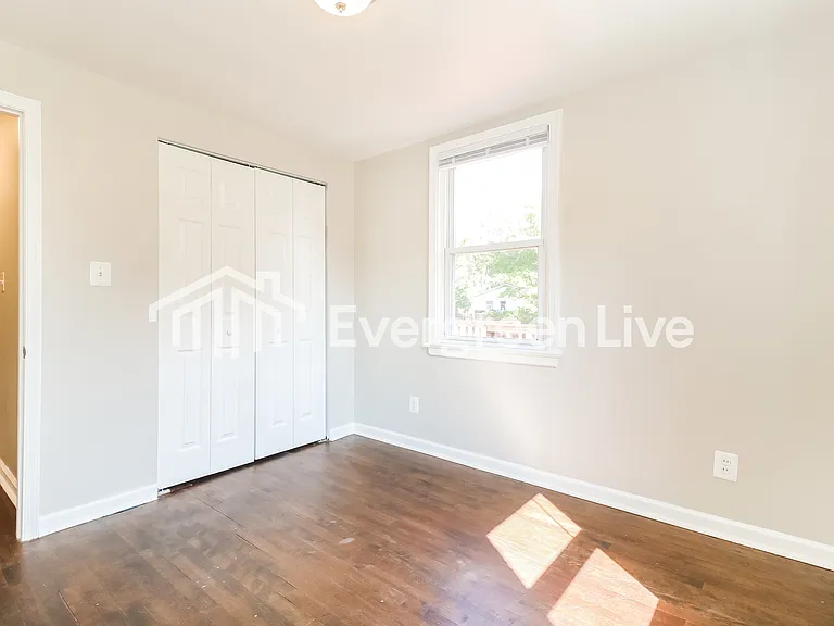10024 Dolfield Rd — Photo 14