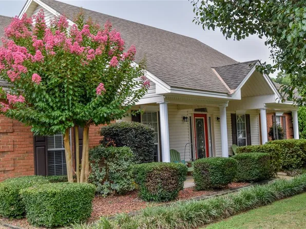 180 Old Orchard Loop, Deatsville, AL 36022