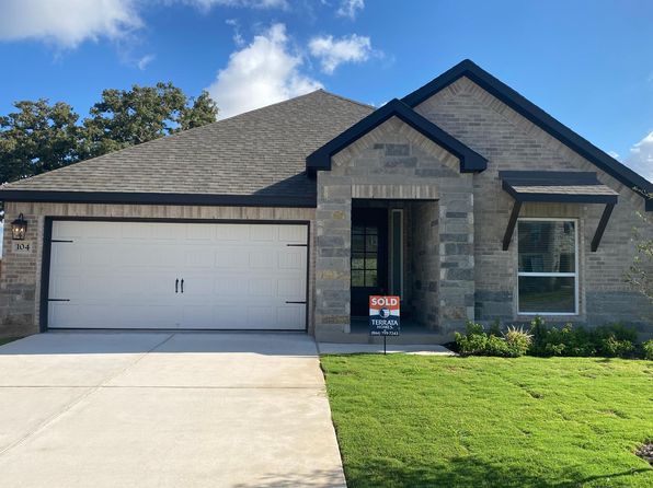 104 Periwinkle Ln